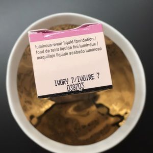 Mary-Kay Timewise Luminous-Wear Liquid Foundation